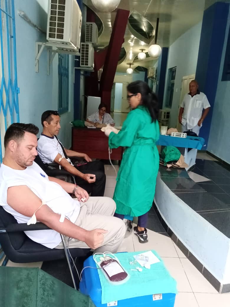 DayanaYarelisG2's tweet photo. Realizan en la mañana de hoy Donaciones de Sangre los trabajadores de las Comunicaciones en Granma, como parte de las actividades en saludo al día del Comunicador. @ErlinRondon @ETECSAGranma @JosefaMigdalia @SNTCIE_Cuba #PorCubaJuntosCreamos #ComunicadoresPorCuba https://t.co/QYZ35l3ia7
