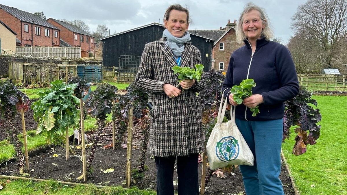 🪴 Lovers Lane Community Garden is part of the Sustainable Brampton initiative. Members share the work & reap the rewards from this lovely half acre plot. Families are encouraged with collaboration with local schools sustainablebrampton.org #cumbria