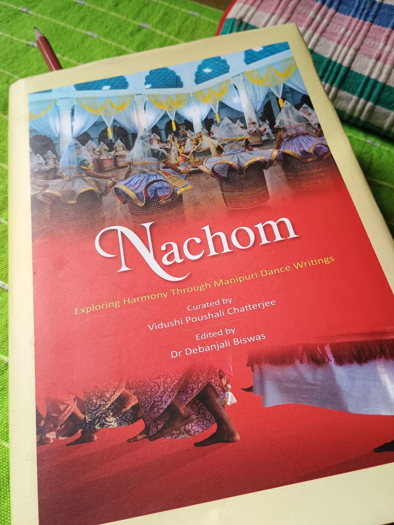 #NewPublication Excited to share that I have edited an anthology of dance writings! The essays place practitioners' voices at the forefront and in dialogue with conceptual insights in the practice of Manipuri/Meitei dances. They represent a push towards interdisciplinary and 1/2