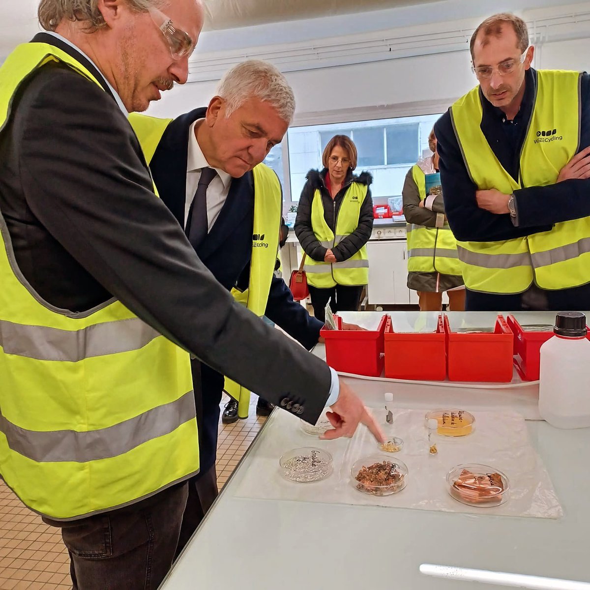 Visite de l’entreprise WeeeCycling à Tourville les ifs, dont 2 projets ont été financés par la plateforme de financement participatif normande #Kiwai