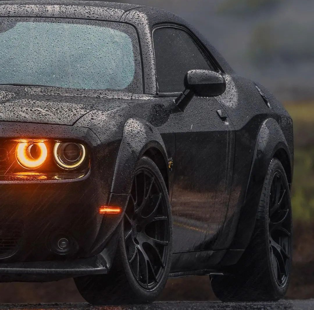 arabasevdamiz's tweet photo. Dodge Challenger 🔥 https://t.co/b7PG6WaIbX