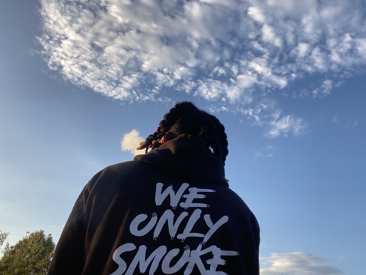 LegendTh3Gr3at's tweet photo. We Only Smoke Loud 😤

#LegendaryStonerCommunity #LGNDVILL #LegendaryAsFuck #Legend #LGND #CaliLegend https://t.co/OqKCQKIure