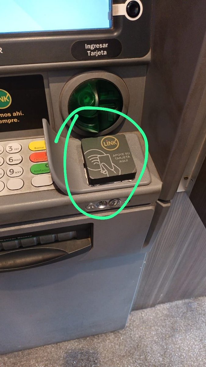 PerdigueroASP's tweet image. #OJO 
Si llegan a ir a un cajero y ven ese dispositivo, NO APOYEN LA TARJETA AHI, no es de la red, es una nueva forma de clonar tarjetas.