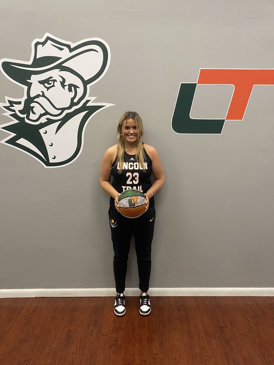 mimiballer23's tweet photo. After a great visit with Coach Coleman and Coach Loll I have received an offer to play basketball at Lincoln Trail College. Go Lady Statesmen! @Coach_Tana_ https://t.co/kEMMniwE7E