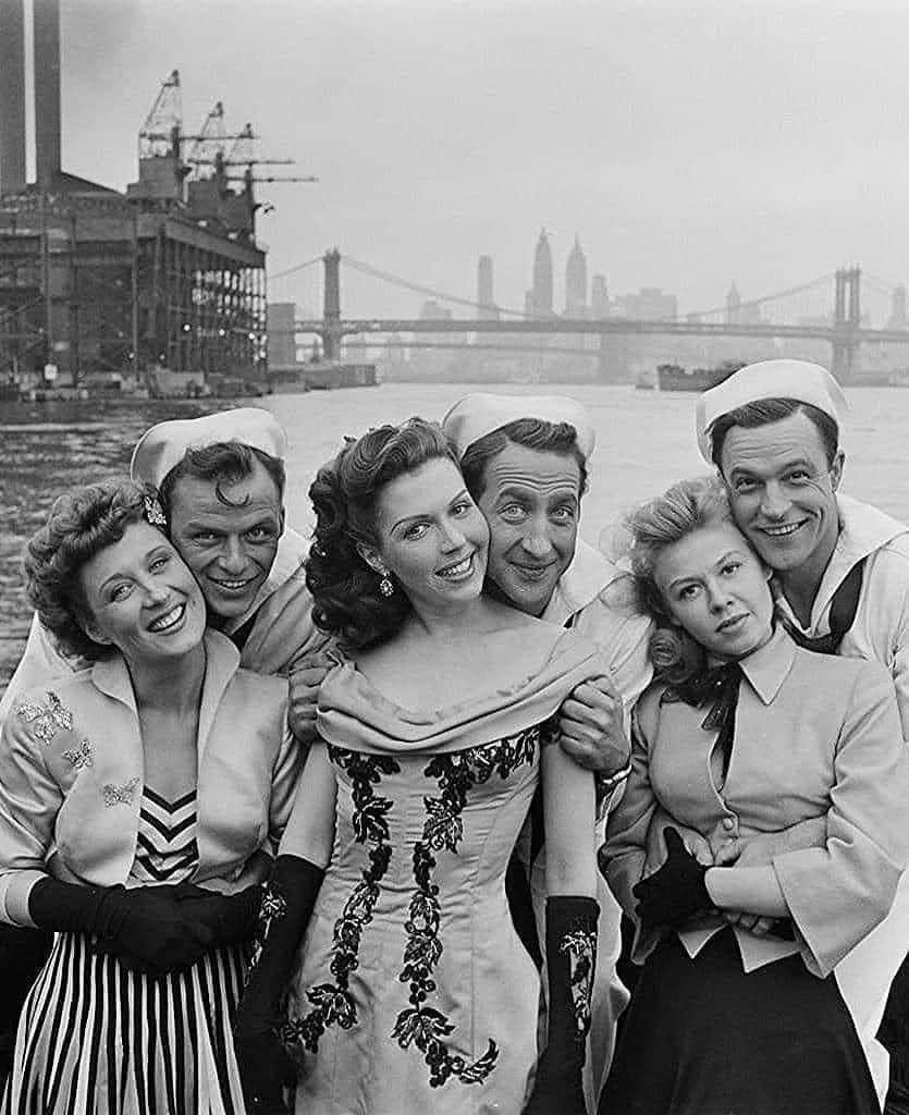 There's a lot of to love about 'On the Town,' but my favorite thing about the movie is the absolutely electric feel of the scenes on the streets of New York City.

'On The Town' screens on @TCM tonight at 6:15pm ET as part of #31DaysOfOscar.

#OnTheTown #GeneKelly #FrankSinatra