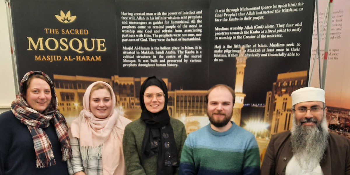 Visiting Aberdeen Mosque and Islamic Centre on Tuesday of last week, PGDE RMPS students spent an engaging and enlightening afternoon with the Imam, Dr Ibrahim Alwawi.