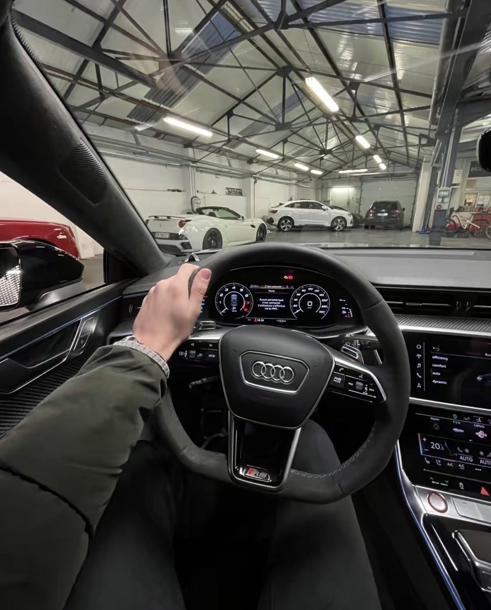 cars4_ksa's tweet photo. audi rs7
اودي أر اس 7 
قيمتها : 296 ألف🇸🇦 https://t.co/V1ctvn00Zf
