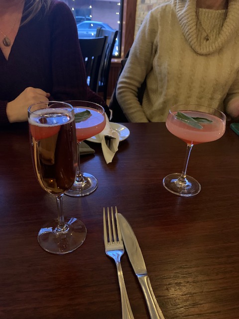 PaddockClub's tweet image. Always amazed by our bartenders creativity 🥂#craftcocktails #elkhartlake #paddockclub