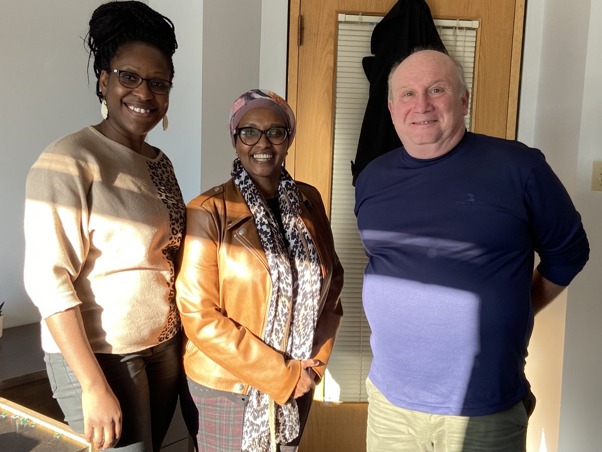 Le_CAP_ON's tweet image. Nous sommes honorés par la visite de @YasmorRoda, sous-ministre des Affaires francophones de l'Ontario, et tenons à la remercier chaleureusement pour son soutien et son engagement envers notre organisme. #OnFR #SantéMentale #LeCAP