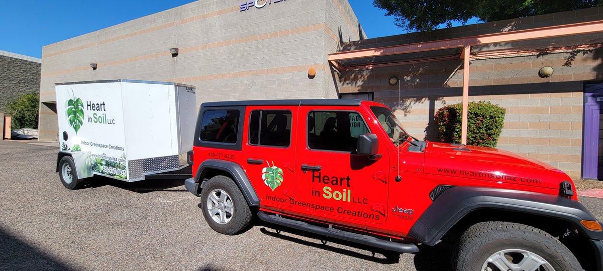 swami83's tweet image. On a mission to “greenify” public spaces, Heart in Soil collaborated with our team to create eye-grabbing Arizona vehicle graphics. tinyurl.com/ypdyvrxj
#ArizonaVehicleGraphics #VehicleGraphicsInArizona #TrailerGraphics #VehicleGraphicsForAJeep