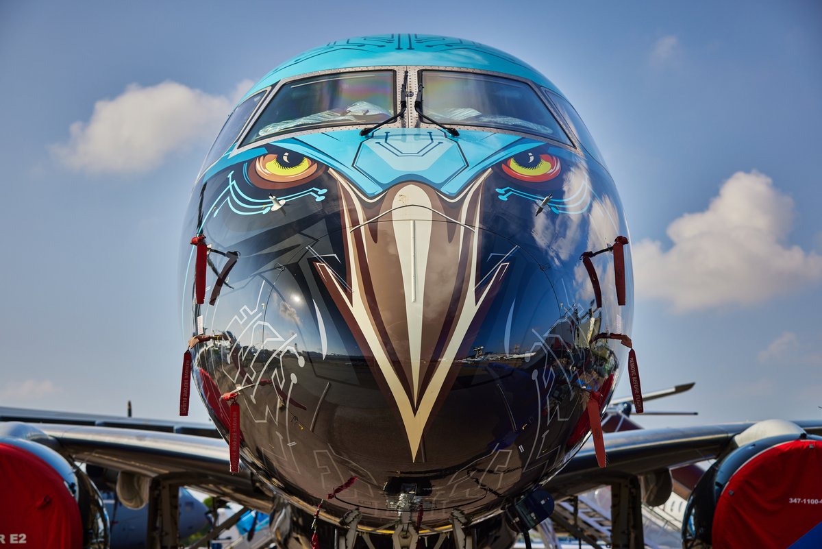 The Singapore skyline just got a new bird as the E195-E2 #TechEagle stands as one of the most stunning views of the #SingaporeAirShow. 

#SustainabilityInAction #E2ProfitHunter #YearOfSustainability #WeAreEmbraer #EmbraerStories #Embraer #EmbraeratSGAirshow #SGAirshow2024