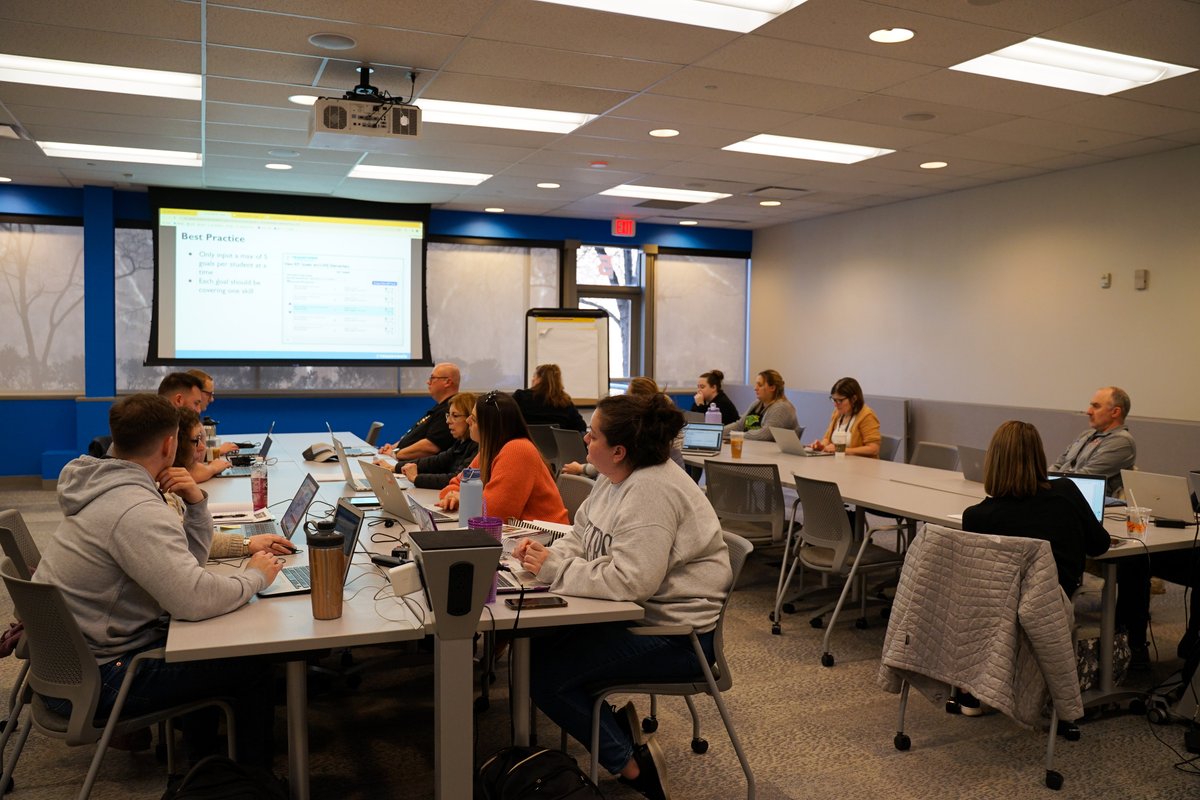 AIU_SpecEdDiv's tweet image. Today, our educators are sharpening their skills during a professional development day! Staff also took part in several wellness breakout sessions 🍎😄🤝#ServingEveryLearner