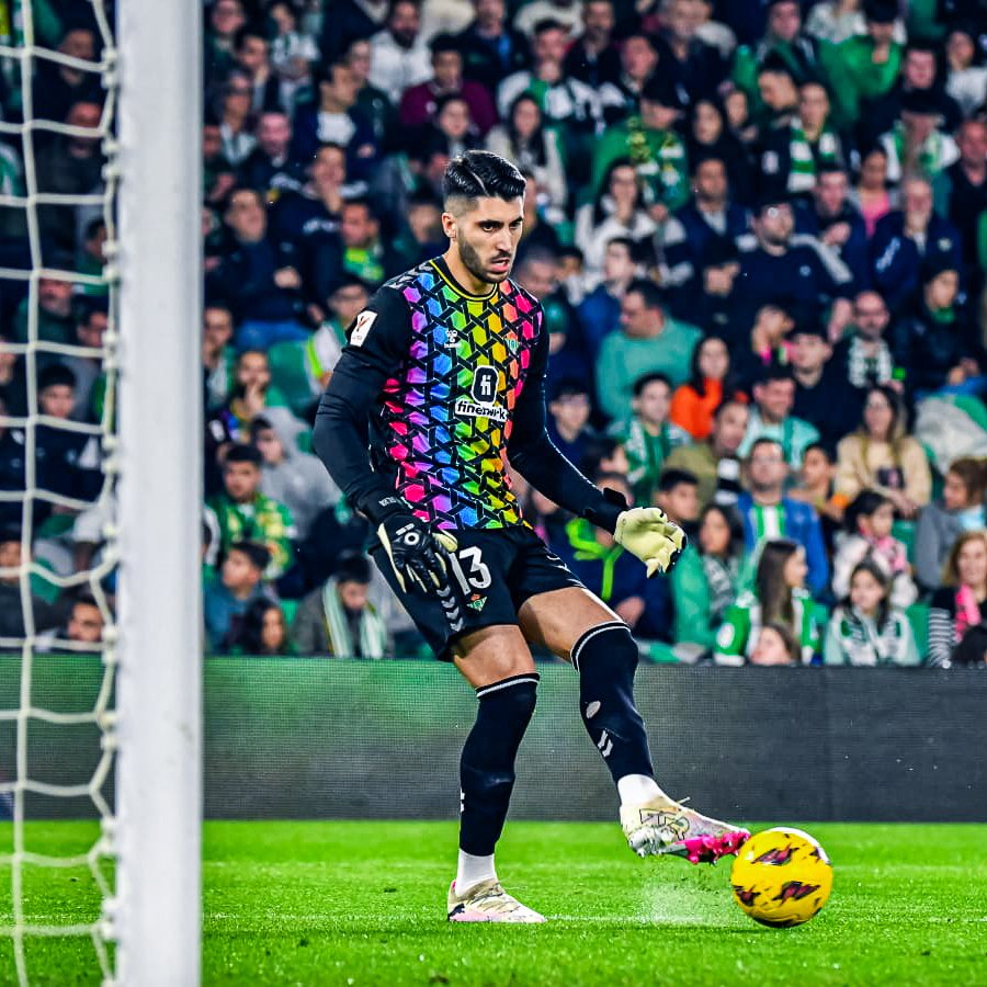 𝑶𝒏 𝒕𝒉𝒆 𝒕𝒐𝒑 ☝️🥇

Rui Silva é, atualmente, o 𝗴𝘂𝗮𝗿𝗱𝗮-𝗿𝗲𝗱𝗲𝘀 𝗰𝗼𝗺 𝗺𝗮𝗶𝗼𝗿 𝗽𝗲𝗿𝗰𝗲𝗻𝘁𝗮𝗴𝗲𝗺 (50%) de jogos sem sofrer golos no campeonato 🇪🇸 espanhol.