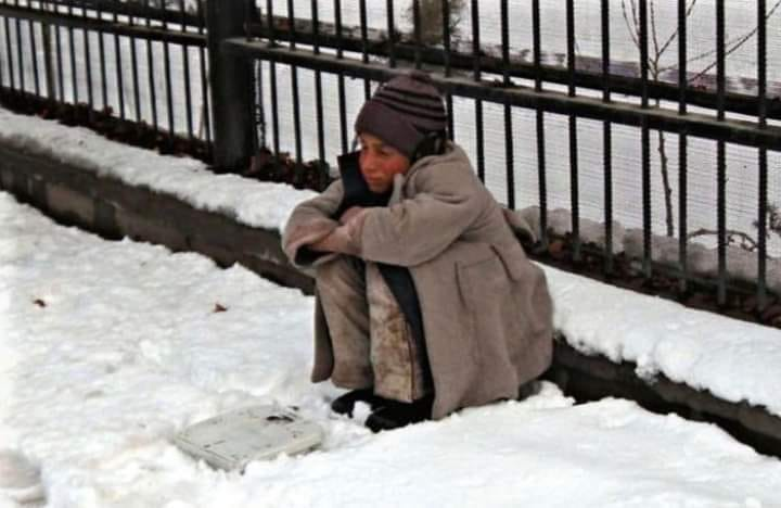 Dünyayı haksızlık yönetiyor
adalet yalnız sahnede var.
.
  Friedrich Schiller