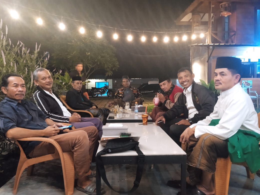 arif_mashar's tweet photo. Setelah kemarin masing2 sibuk ikut cawe-cawe pesta demokrasi, kini saatnya mikir reorganisasi PCNU Kab Pekalongan yg kabarnya "terlunta-lunta" entah kenapa 🥱
Silaturahmi &amp; diskusi alumni PC IPNU.
(Wopi, 20/02/24)

@Lakpesdam_PBNU https://t.co/LB376M2MaR