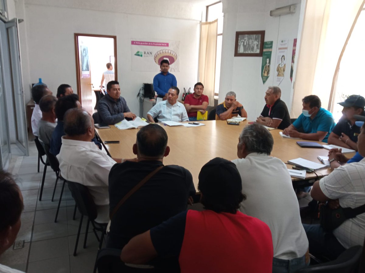 RAN_Nacional's tweet photo. Hoy en el @RAN de @Oaxaca atendemos a integrantes del núcleo Santa María Yavesía, quienes solicitan el reconocimiento de comuneros. Más tarde, recibimos a representantes de la Zona Chontal, en visita a nuestras oficinas para conocer los diferentes trámites que ofrecemos. https://t.co/QPznaKoR0m