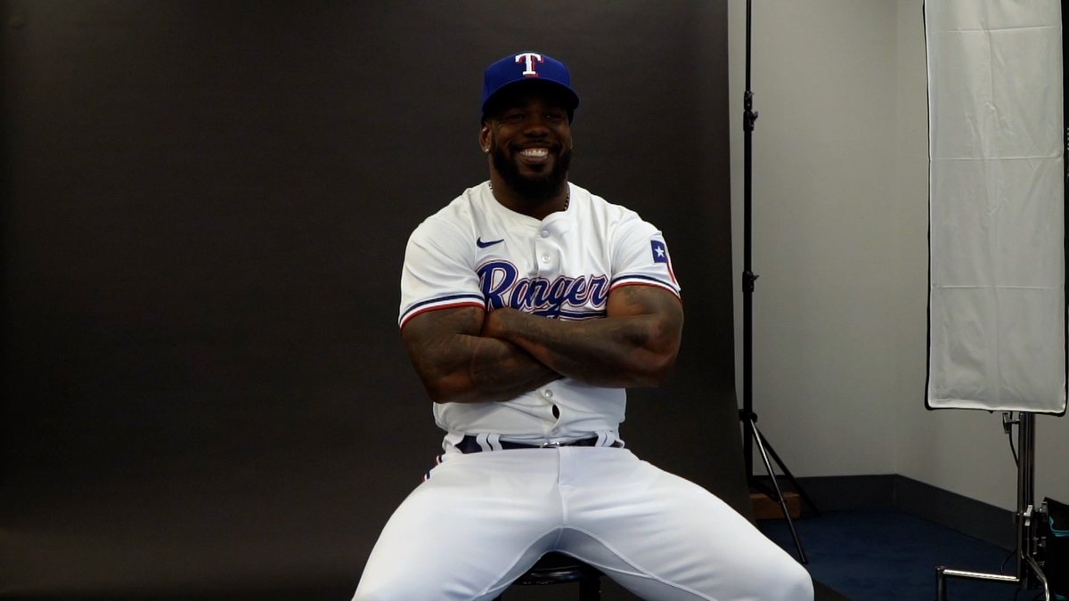 FanDuelSN_SW's tweet image. World Champion Photo Shoot

#SpringTrainging | #WentAndTookIt | @BallySports