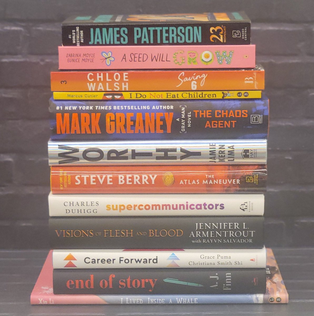 BNReading's tweet photo. It's New Release Tuesday!!!! We have some great releases today: James Patterson, Chloe Walsh,Mark Greaney, Steve Berry, Jennifer L Armentrout, and A.J. Finn!!!! Stop by and pick up your favorites today!!!!
#BNreading #NewReleaseTuesday https://t.co/km4ZY1Hsou