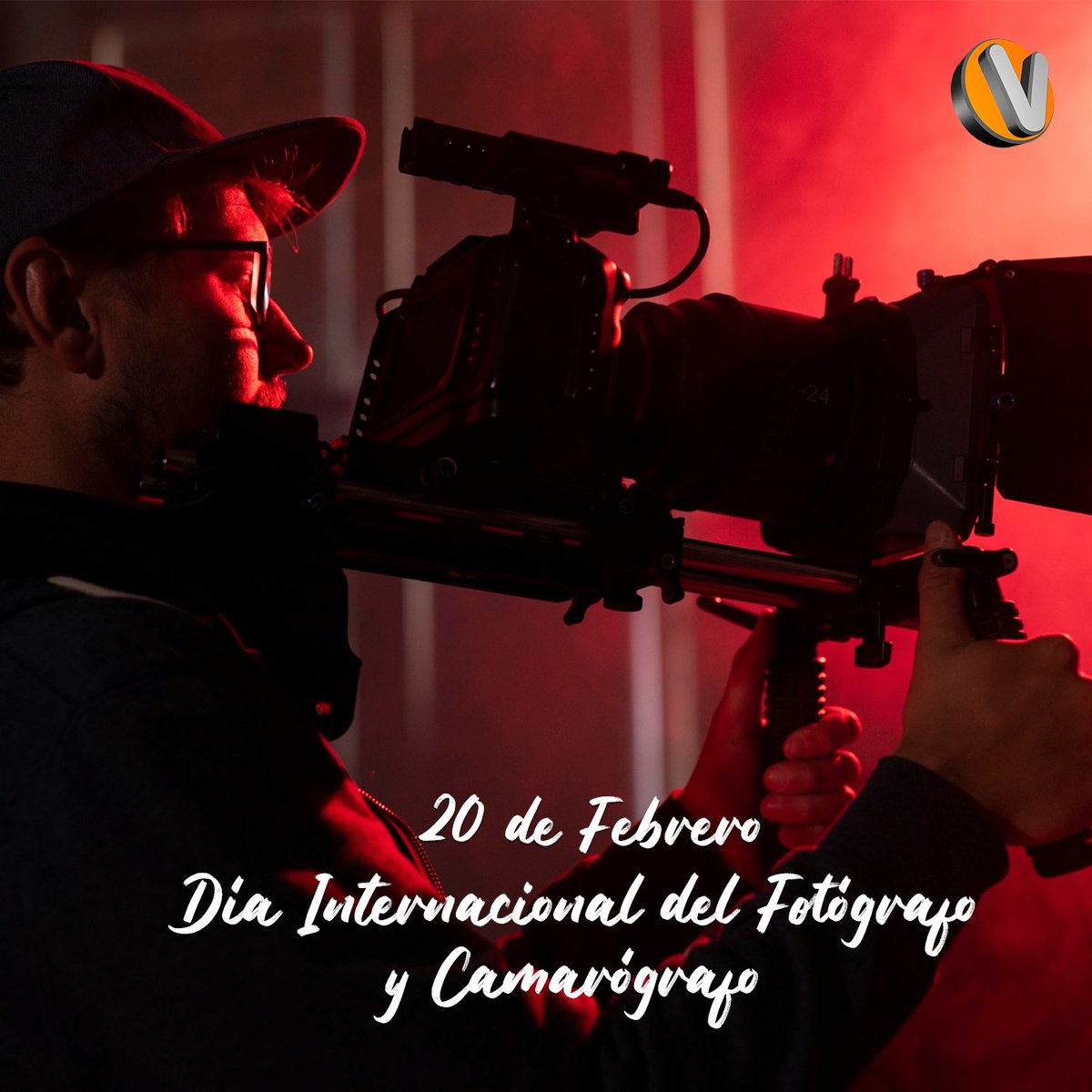 El Día Internacional del Fotógrafo y Camarógrafo se celebra para reconocer y apreciar el trabajo de aquellos que capturan momentos y emociones a través de la lente de una cámara. Es un día para honrar a los profesionales que nos ayudan a preservar recuerdos.