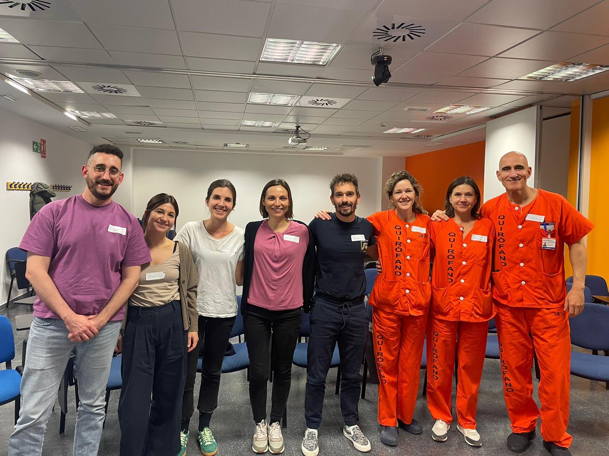 JG_Anestesia's tweet photo. Muy orgulloso de nuestro equipo de formación en #SVA de ERC, ya el 40% de todos los adjuntos y casi 100% de resis certificados. ¡Vamos a por el 100%! Os recomiendo formaros con nuestro equipo de instructores y directores porque… ¡son la caña! 
#orgullodeseranestesista
#RCPSEDAR https://t.co/sfnNZ2qoW9