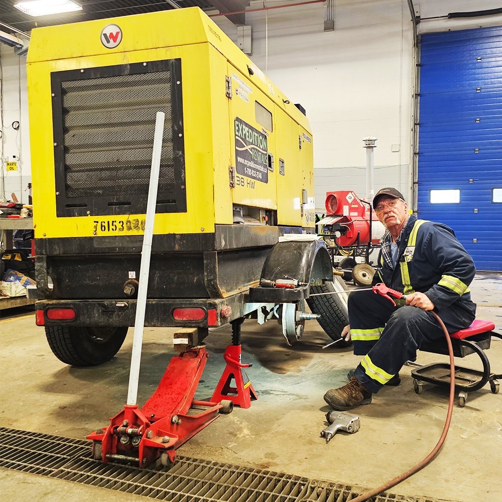 ExpeditionRents's tweet image. Why so serious?! 😂

Bill posing for his candid shot while doing some maintenance on one of our portable Wacker Neuson generators!

#constructionyeg #yegconstruction #yegbuilders #wackerneuson #equipmentrentals