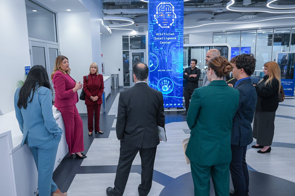 Honored to host <a href="/MDCollege/">Miami Dade College</a> Alumna and <a href="/MDCPS/">Miami-Dade Schools</a> School Board Chair <a href="/MariTereMDCPS/">Mari Tere Rojas🍎</a> at MDC for a tour of our state-of-the-art facilities that are preparing students for success in a variety of fields. Thank you for the continued support. Together we are ensuring that every student in