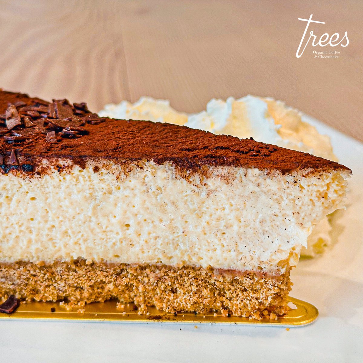 Dive into a slice of heaven with our Tiramisu Cheesecake! 🎉

Creamy, dreamy, and with that espresso kick you love. Perfect for treating yourself or sharing the love. Grab yours now and taste the magic in every bite! ❤️
