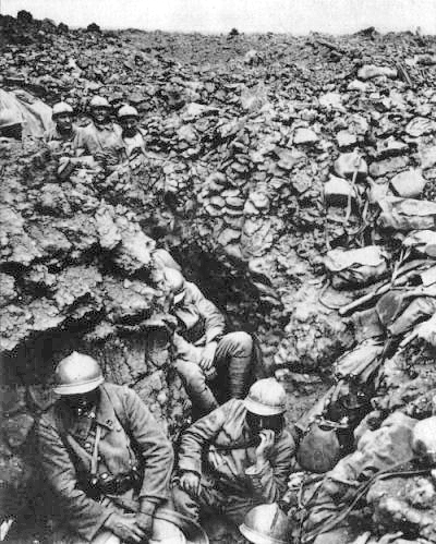 Op deze dag in 1916 begon de Slag om Verdun, die tot 18 december van datzelfde jaar zou duren. Meer dan 300.000 soldaten kwamen om het leven, meer dan 500.00 raakten gewond. Terreinwinst was er nauwelijks. Verdun kwam symbool te staan voor de zinloosheid van oorlog