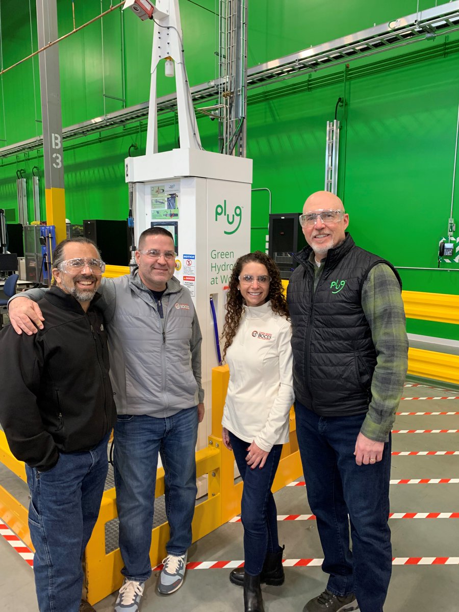 Thank you to @PlugPowerInc for partnering with @CapitalRegionBOCES as we prepare to launch a new Clean Energy program. Robert Weinman of the National Institute for Innovation and Technology and Matt Grattan of Plug Power recently led us through the impressive Slingerlands plant.