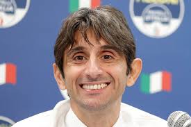 SandriUmberto's tweet photo. Il cialtrone al TGR Sardegna, con un tono da compagno di classe idiota, ha affermato perentoriamente che noi Sardi dobbiamo votare il loro candidato perché
"È più vicino al governo".
Quindi se vince la "sinistra" ci boicottate?
Una minaccia?
#GovernoDellaVergogna https://t.co/QU36skfkrt