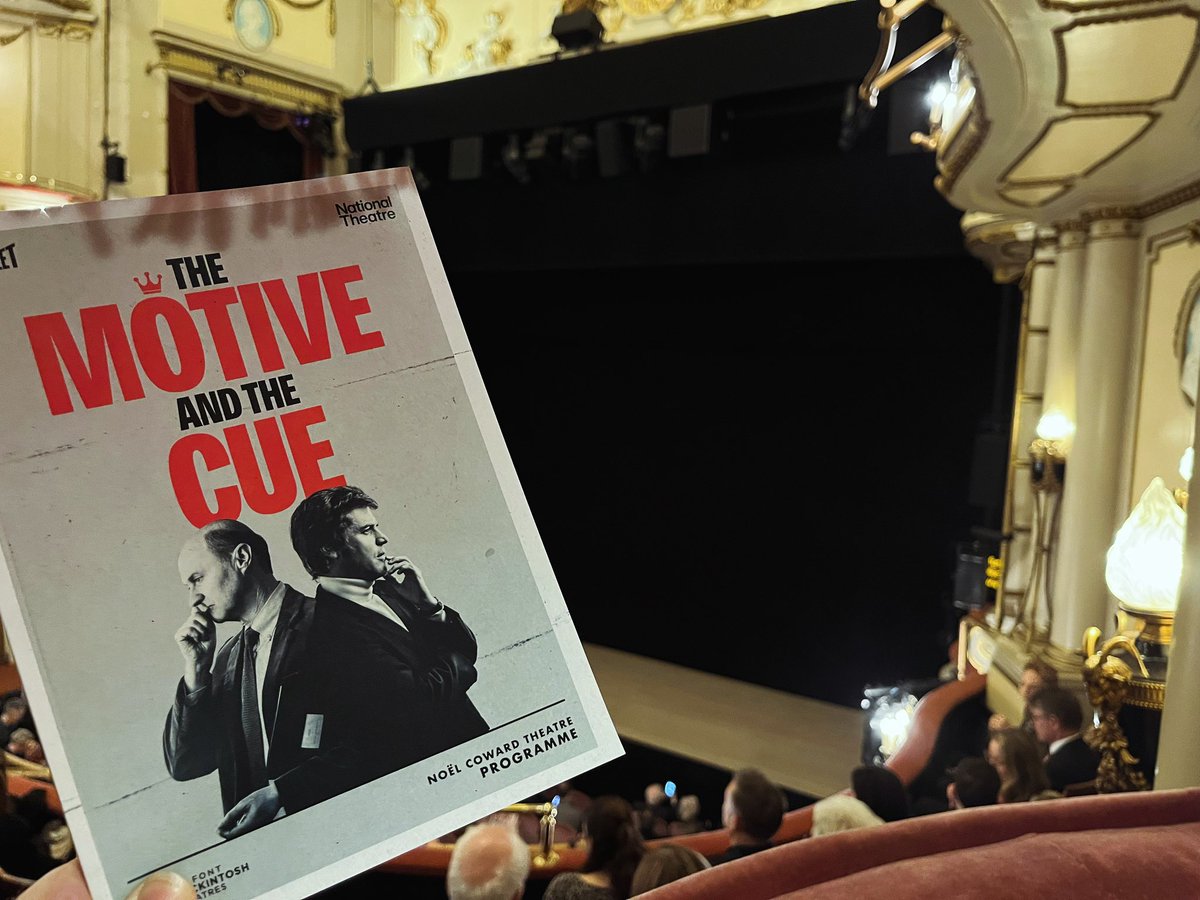 #themotiveandthecue #noelcowardtheatre #MarkGatiss #johnnyflynn #theatre #londontheatre