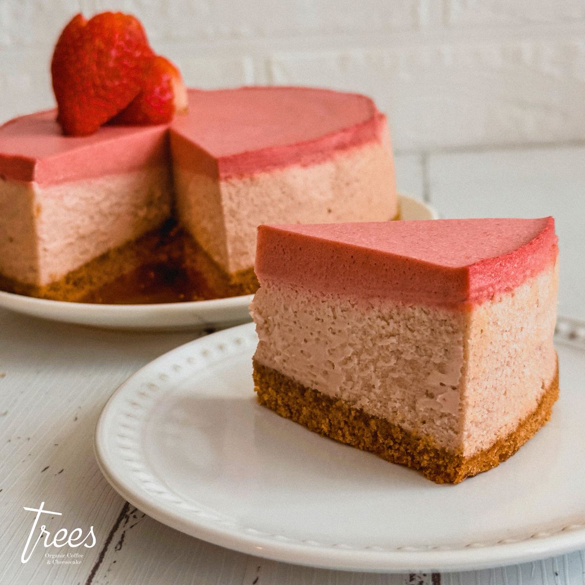 Don't miss your chance to indulge in our Strawberry Mousse Cheesecake! Only available for a few more days until March 1st. Come in quickly and savour this incredible dessert. We're excited to see you! 😊