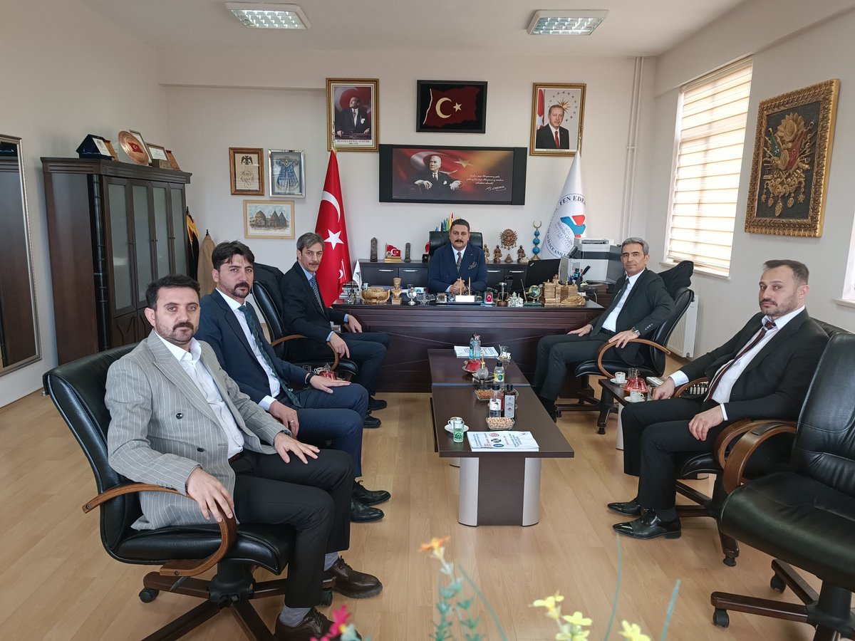 Türk Eğitim-Sen Genel Başkan Yardımcımız <a href="/orhankutuk41/">Orhan KÜTÜK</a> ile birlikte <a href="/aicuni2007/">Ağrı İbrahim Çeçen Üniversitesi</a> Rektörümüz <a href="/AhalikKarabulut/">Abdulhalik KARABULUT 🇹🇷</a> hocamızı ve <a href="/aicufef2007/">AİÇÜ-FEF</a> Dekanımız <a href="/AlperenKAYSERL1/">Alperen KAYSERİLİ</a> hocamızı ziyaret ettik. Üniversite çalışanlarının gündemini değerlendirdik.
Misafirperverlikleri için teşekkür ederiz.