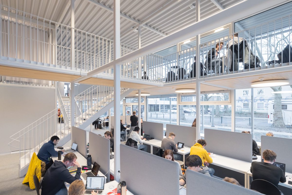 Ya conocemos los finalistas de los premios Mies van der Rohe. Enhorabuena a los 7 estudios. Los proyectos ganadores se anunciarán el 25 de abril en el CIVA en Bruselas @FundacioMies @EuropeanCommiss arquitecturacontemporanea.org/anunciados-los…