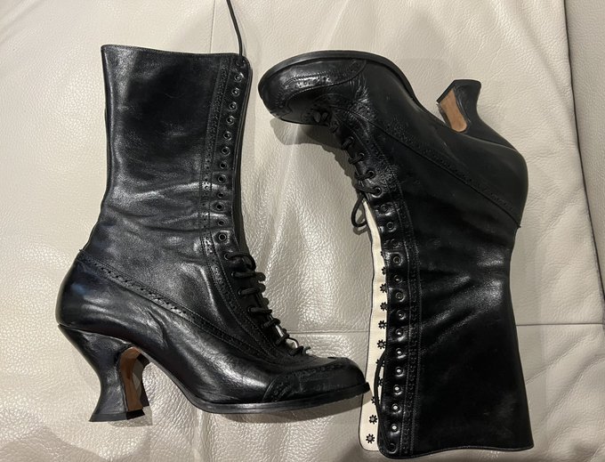 Replica french cancan boot in leather. EU Size 37 - 150&euro; (without zip, lacing only) https://t.co/3aZ
