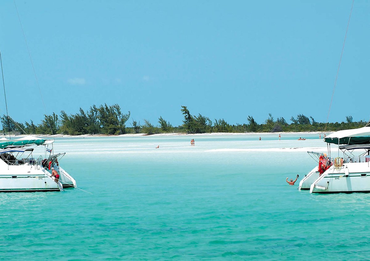 MinturCuba's tweet photo. 🏝🌴Cayo Largo es un destino paradisíaco, conocido por sus playas de arena blanca y aguas cristalinas. 🌞😎🏖⛱ #Cuba #CubaUnica  👉 https://t.co/RnPUOAdgDL https://t.co/f4CRYuLwtE https://t.co/l53jHTViZ2 https://t.co/0OsA7RdCbV https://t.co/KiXSdgYutZ