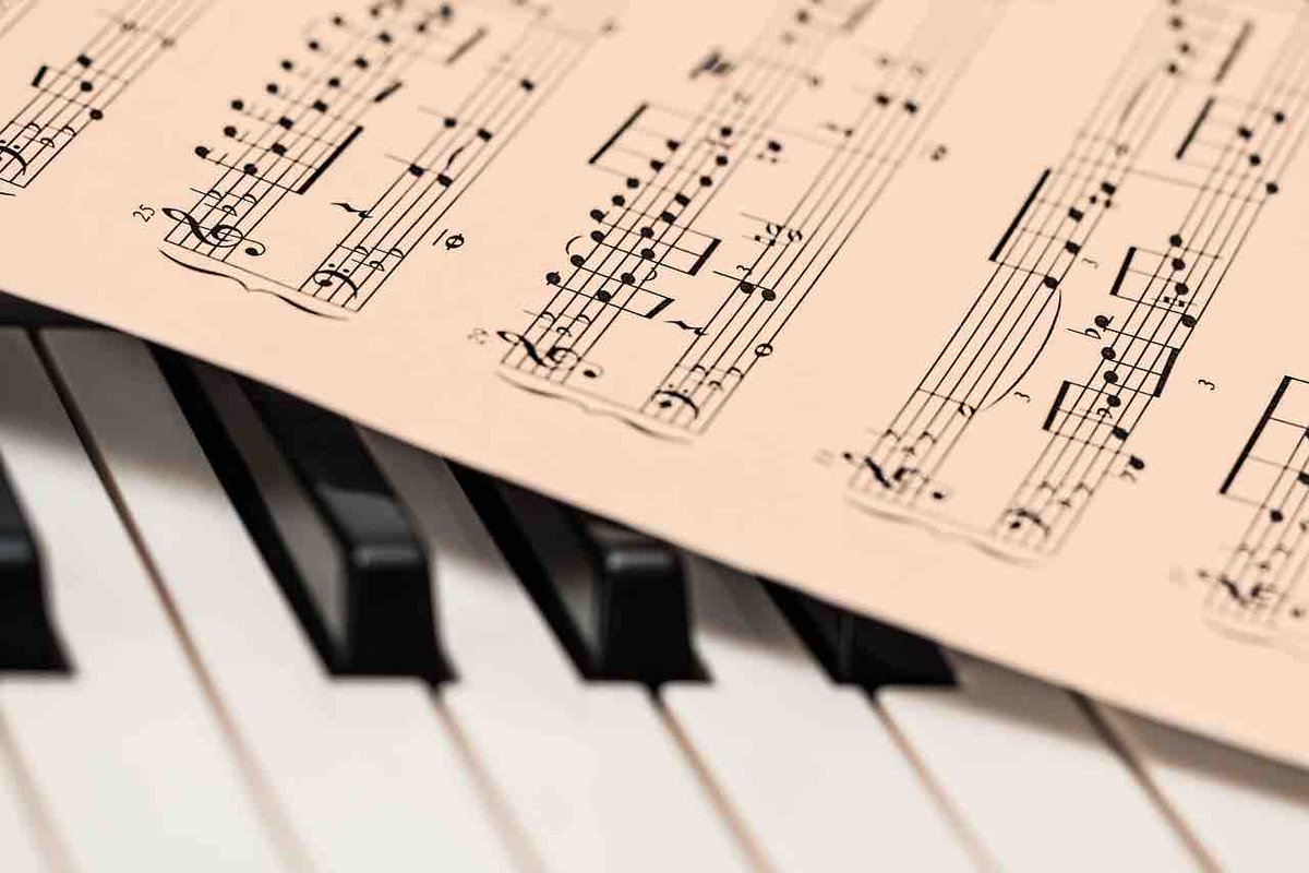 NeurekaAI's tweet photo. Have you ever wondered how #music can affect people with #epilepsy? Learn more about how the #brain processes music & #musicstudies done for epilepsy. 🎶 https://t.co/hEDmnSsoSz #seizures #musictherapy #musicogenic #mozart #mozarteffect #musicgenres #nonpharmacological https://t.co/ymsppP9PYa