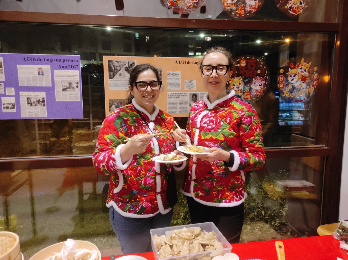 Ao remate da degustación de cociña chinesa... as cociñeiras tamén comen 😉 Na <a href="/eoidelugo/">EOI DE LUGO</a> seguimos coas celebracións do Ano do Dragón