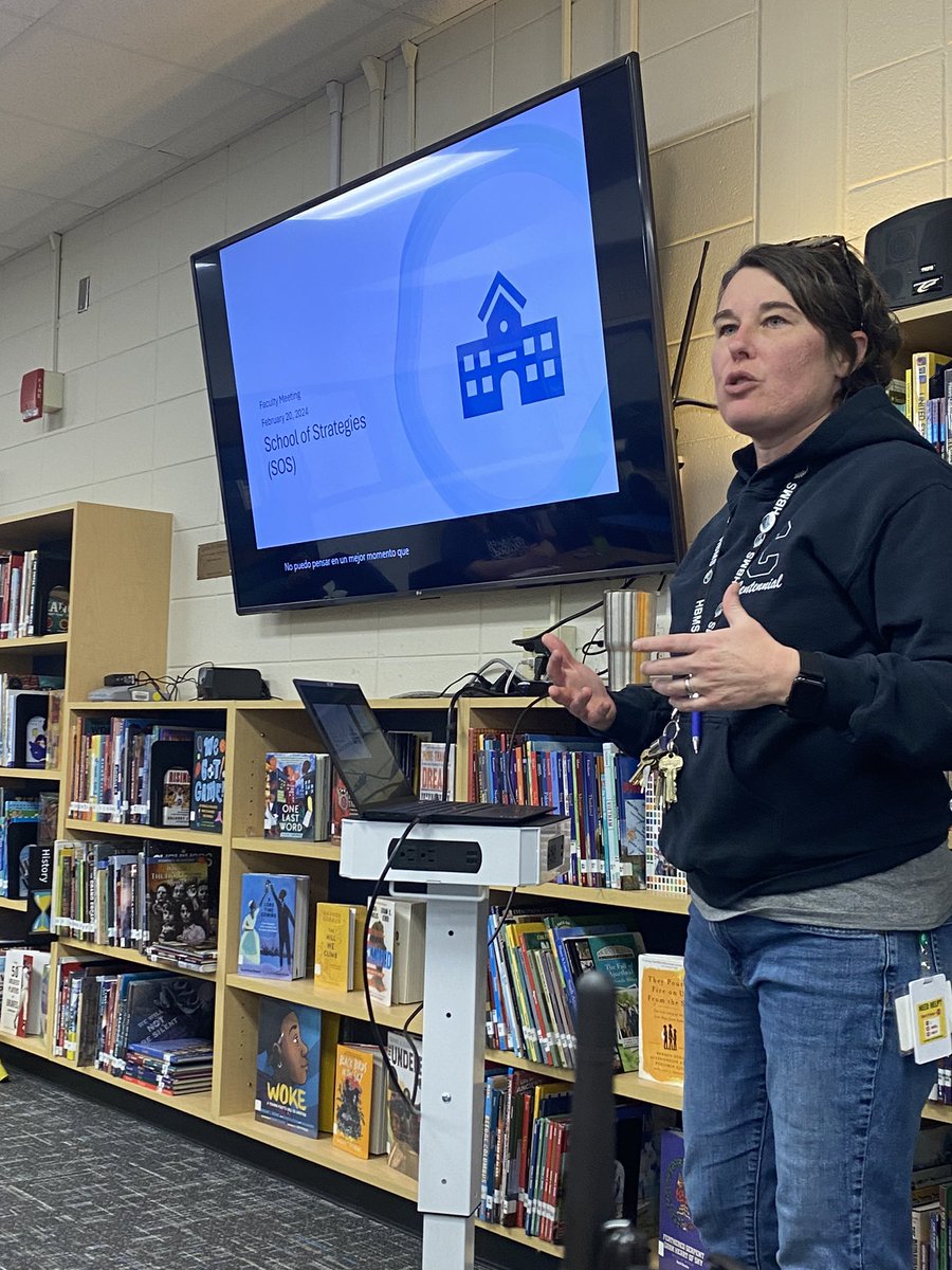 Mrs. Kapella tweet media