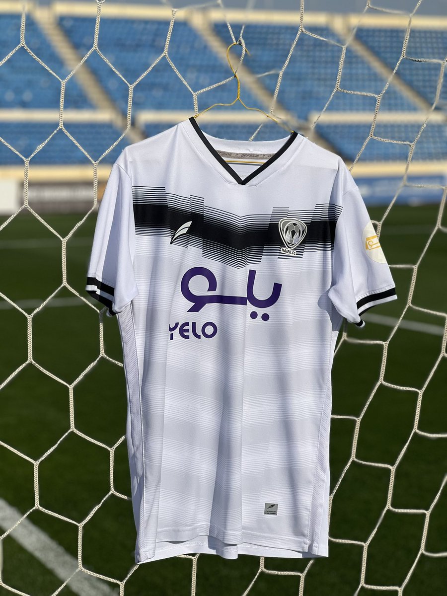 HajerClub's tweet photo. ⚫️⚪️ بمناسبة الفوز بثلاثية سحب على ثلاث تيشيرتات هجراوية من إعادة التغريد 👕

⚠️ الشــروط 👇

✅ متابعة حساب #هجر 
🔁 إعادة التغريدة
▪️ السحب بعد 24  ساعة https://t.co/EmWwF7hbys