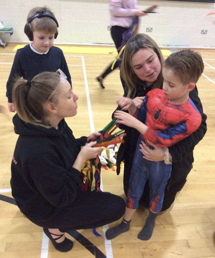 LSEATWoodside's tweet photo. @LSEATWoodside the EYFS / KS1 children and staff are really enjoying their baby ballet sessions. 🩰🩰🩰 #bellet @bbDartBexBrom https://t.co/qDgANoiUv0