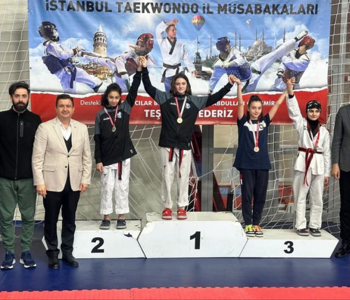 Okullar arası yıldızlar Taekwondo müsabakalarında okulumuzu temsil eden Aylin Uzuner istanbul il birinciliği elde etmiştir.
Öğrencimizi tebrik ediyor başarılarının daim olmasını temenni ediyoruz.
<a href="/sultangazimem1/">Sultangazi İlçe Millî Eğitim Müdürlüğü</a> <a href="/sddemir25/">S</a>