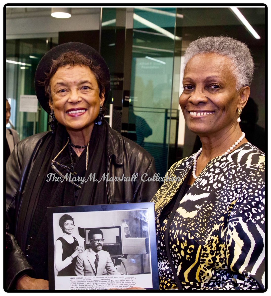 #AliceLaBrie, 1st Black Associate Producer in Broadcast Television; worked with late Producer Ellis Haizlip on SOUL; was married to #HalJackson. Photo from gathering @ThirteenWNET for #MrSoulTheMovie, Melissa Haizlip 🏆 🖤 Producer.
youtu.be/7_v9GTbHLR0

#BHM @MelissaHaizlip