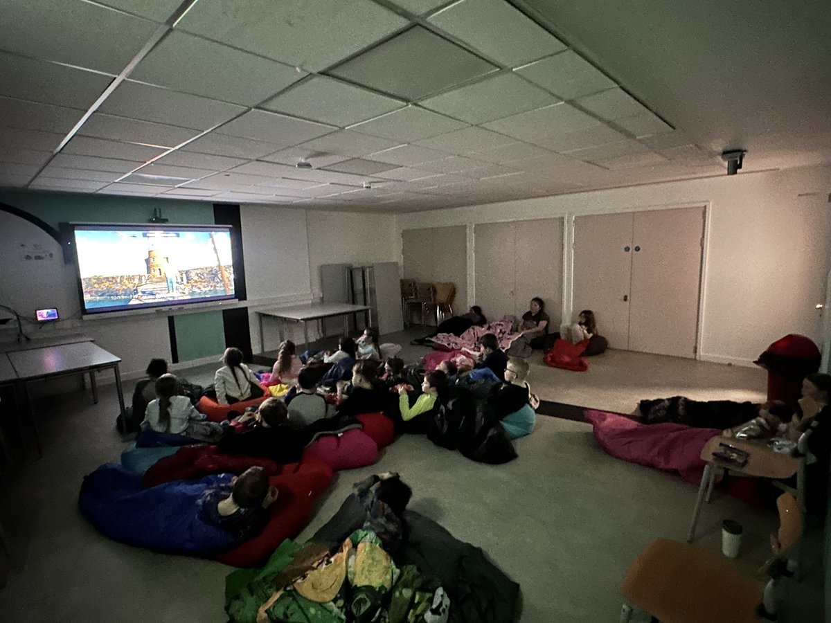 Dosbarth Derw (@missgmg) on Twitter photo After a busy day, the children have got into their pjs and sleeping bags for film night. 🍿
<a href="/Urdd/">Urdd Gobaith Cymru</a> @mroldfieldymg <a href="/YsgolMaesglas/">Ysgol Maesglas</a> After a busy day, the children have got into their pjs and sleeping bags for film night. 🍿
<a href="/Urdd/">Urdd Gobaith Cymru</a> @mroldfieldymg <a href="/YsgolMaesglas/">Ysgol Maesglas</a>
