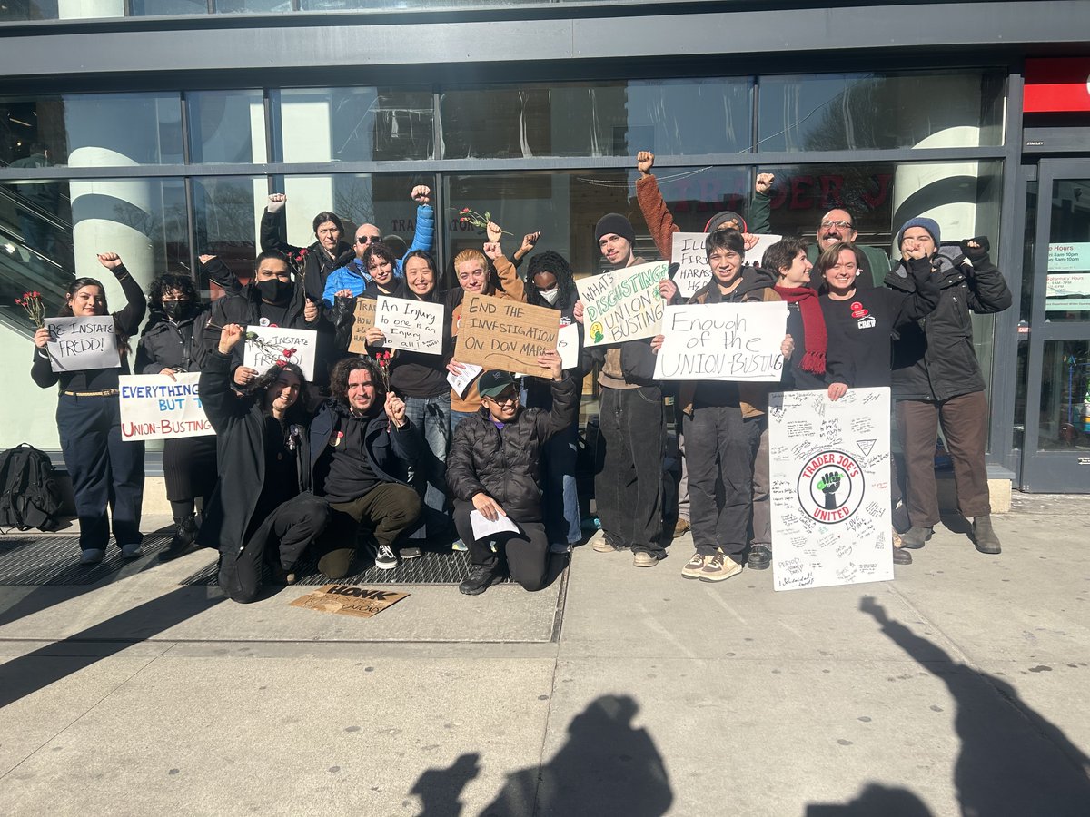 At 5 p.m. on @WBAI-99.5 FM & streaming wbai.org we will be speaking w/ worker-organizers with @TraderJoesUnite who are still fighting for a union at TJ Essex Crossing. We will also be joined by the one & only @SethGoldstein13. Photo: TJ workers rallied yesterday.