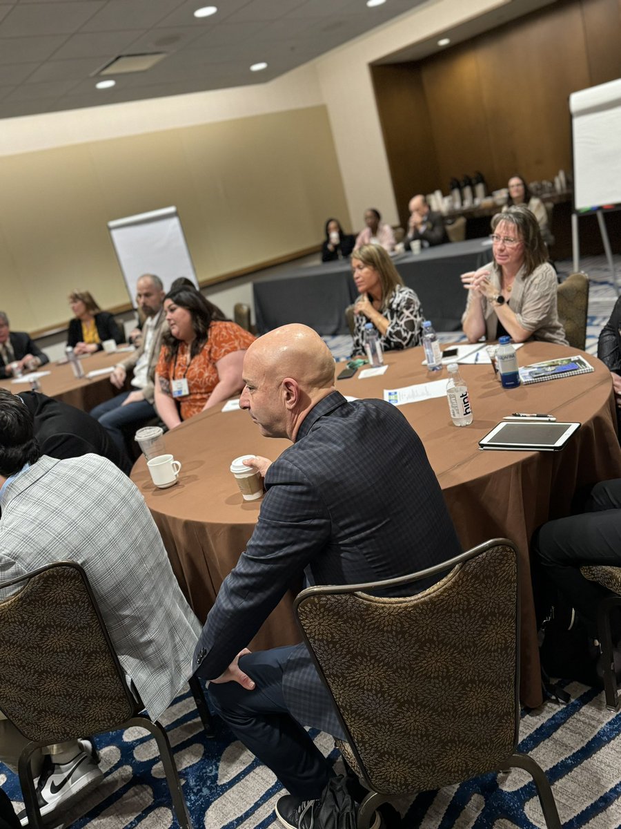 MBAMortgage's tweet photo. Teamwork makes the dream work! The conversations were flowing at the #MBAServicing24 Servicers-Only Roundtable with challenges, ideas, and solutions.
Thank you to Roundtable sponsor @svclnk. https://t.co/fipnqdBrZ4