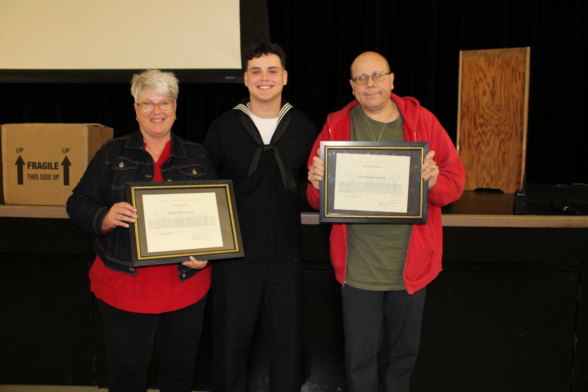 Congrats to Teachers Eddie Rodriguez & Carol Byrnes from @SanPasqualHS for receiving the US Navy's Impact Influencer Award. They were honored for their leadership, mentorship, & guidance provided to former student Seaman Recruit Cameron Valles. Great job!