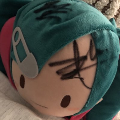 MikhailAGKonov's tweet photo. #NewProfilePic face tat miku pfp, thanks beej from @_HEALTH_ shes now rebelling #HatsuneMiku https://t.co/OqbMoTobEX