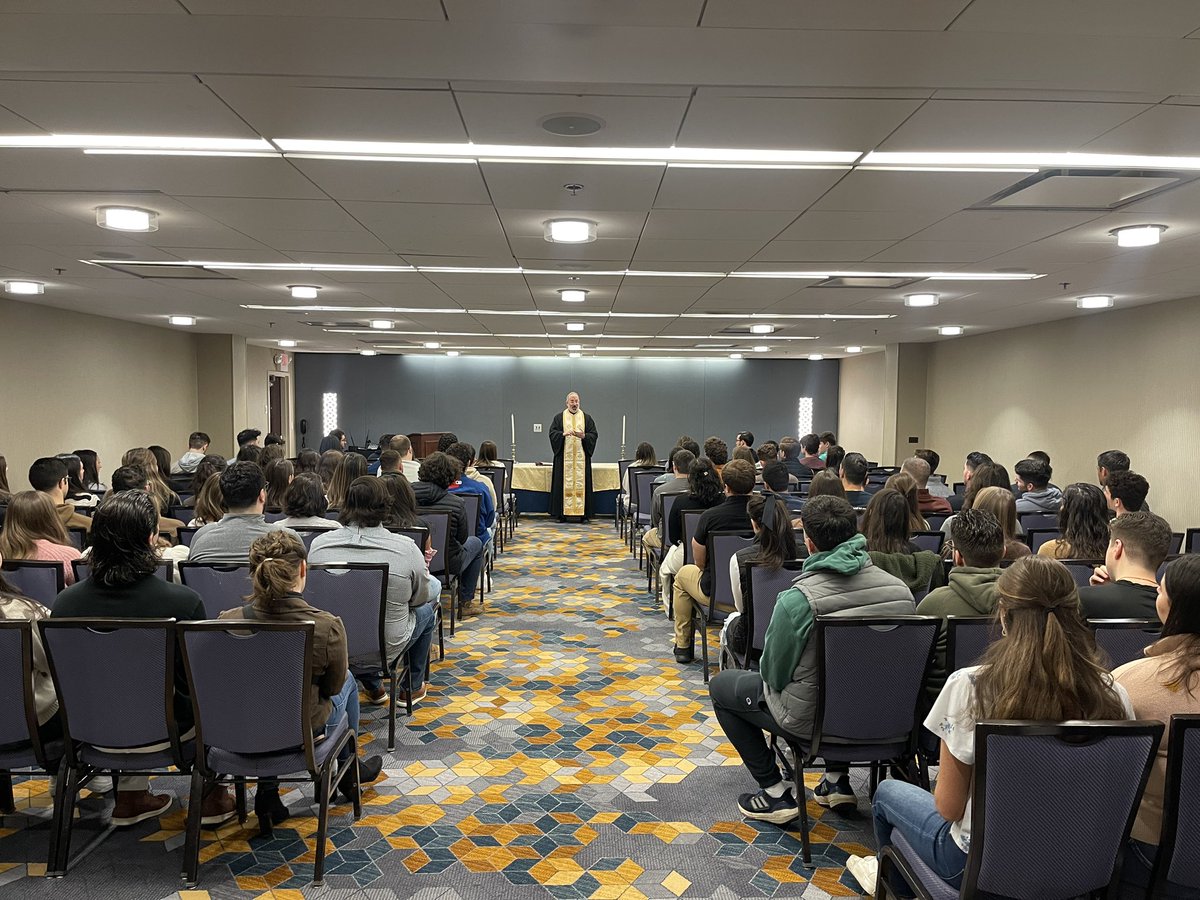 Our National Y2AM Director, Eva Konstantakos, attended the 2024 YAL Chicago Conference this past weekend. Many thanks to His Eminence Metropolitan Nathanael and the YAL Chicago Committee for hosting this event.