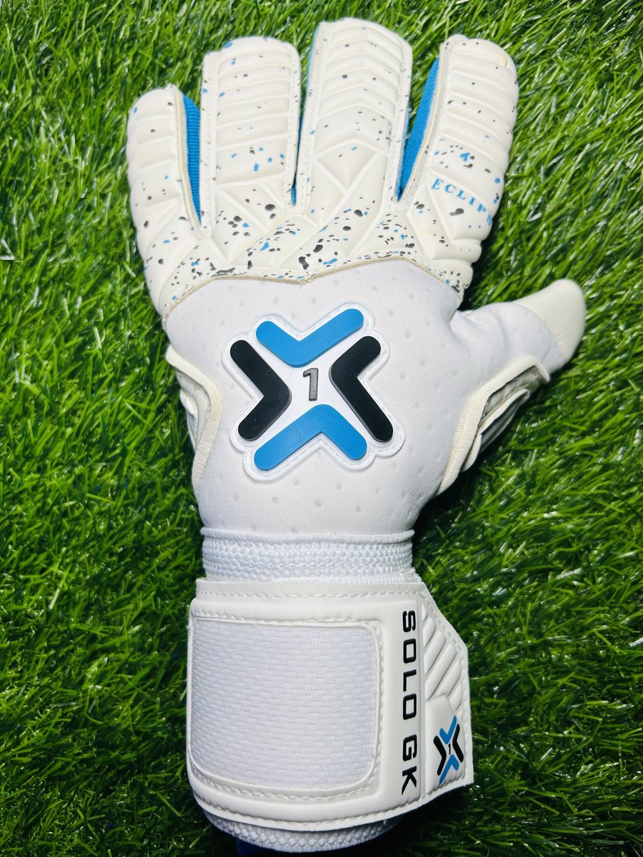 🚨 Giveaway 🚨 

Want a free pair of the new Eclipse Pro Echo?

Contact Latex
Negative Cut
Sizes 5-10 

You know what to do!!

Winner announced on Friday 1st March

sologk.com